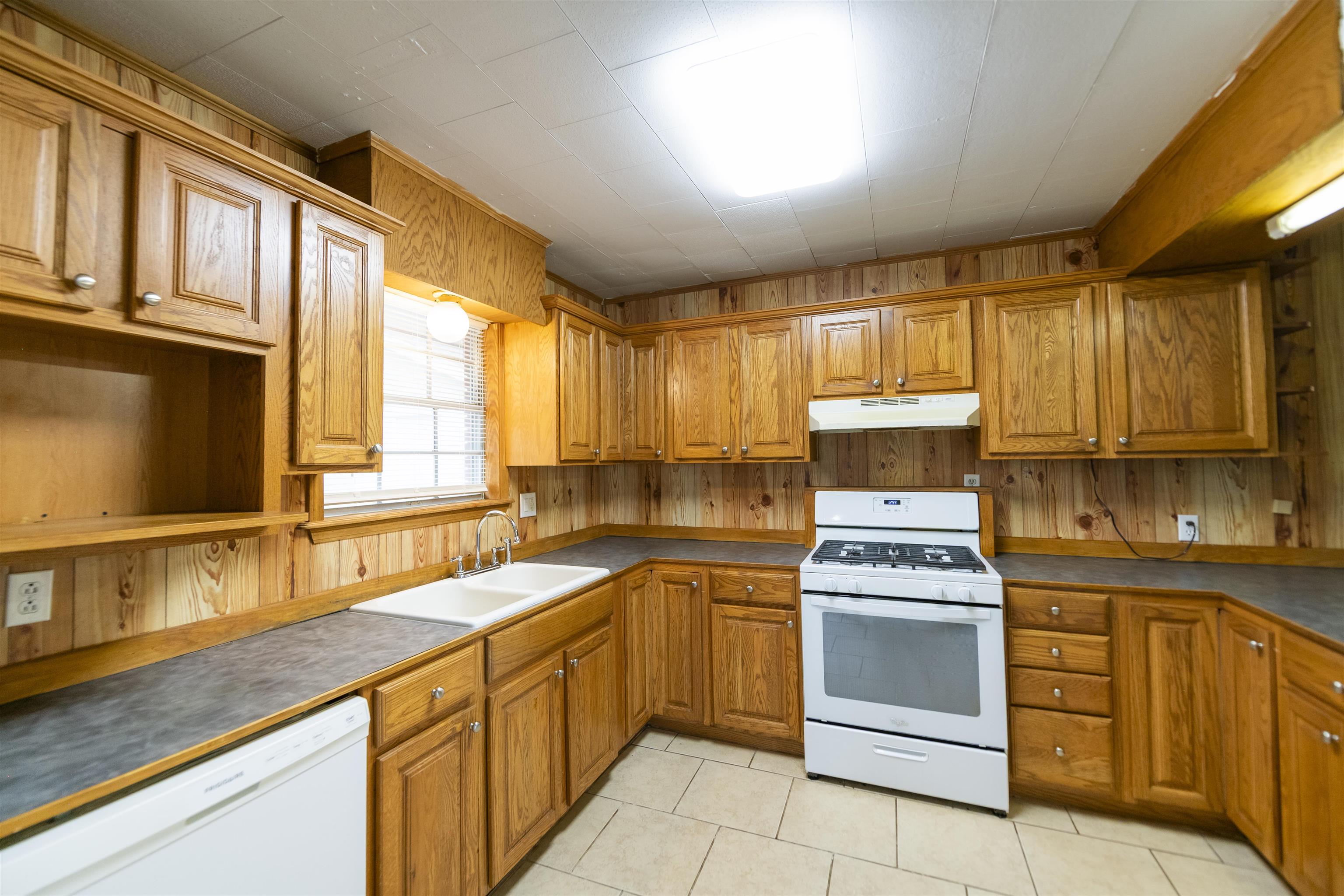 101 E 18th St, Larose, Louisiana image 3
