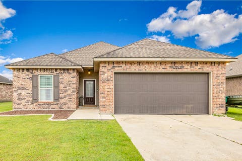 Homes For Sale - 2000 Saint Bernard St<br/> Thibodaux, LA 70301
