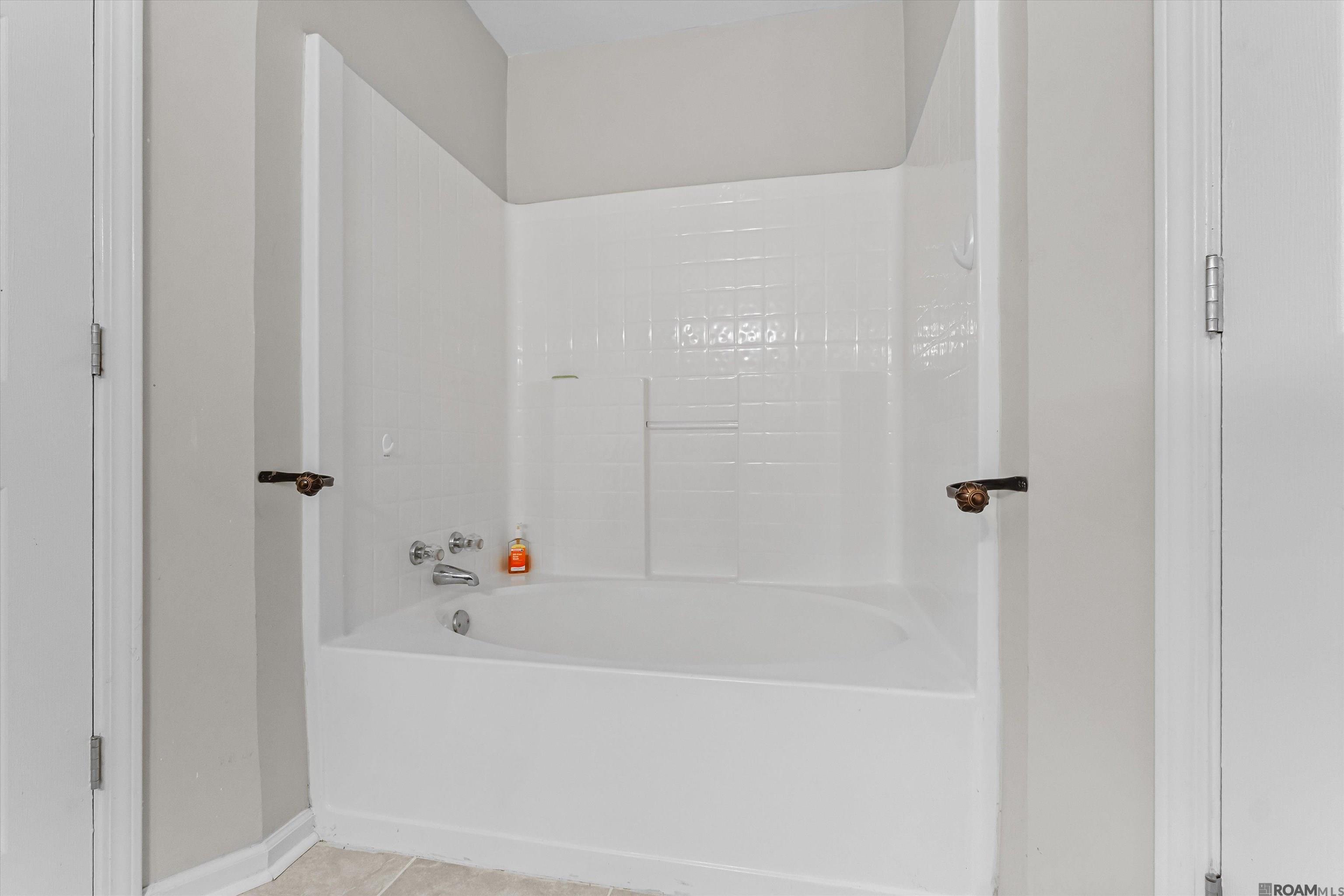 17060 Fox Ridge Dr, Prairieville, Louisiana image 18