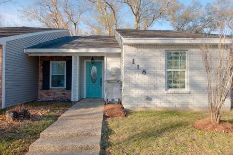 Townhouse For Sale - 118 Wolfe Street<br/> Thibodaux, LA 70301