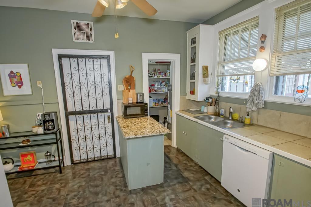 1934 Wisteria St, Baton Rouge, Louisiana image 16