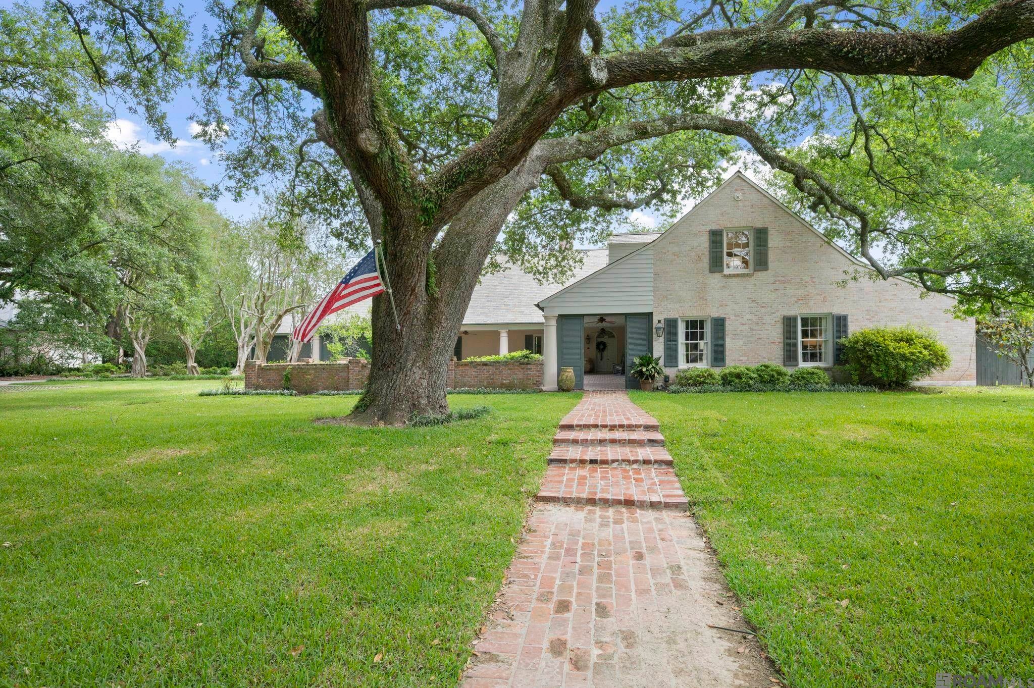 2825 Mccarroll Dr