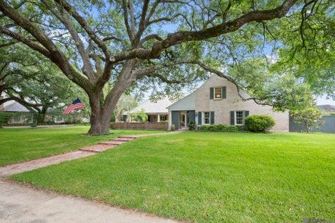 Homes For Sale - 2825 Mccarroll Dr<br/> Baton Rouge, LA 70809