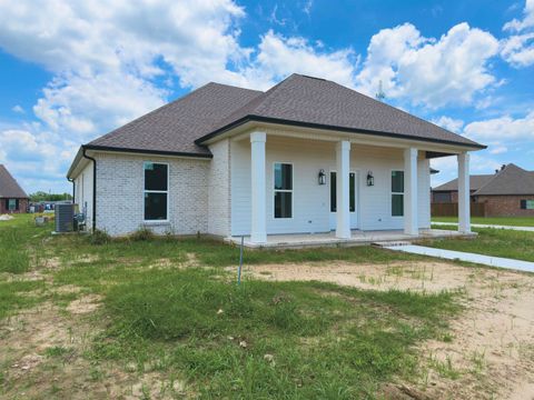 Homes For Sale - 135 Godchaux Drive<br/> Houma, LA 70360