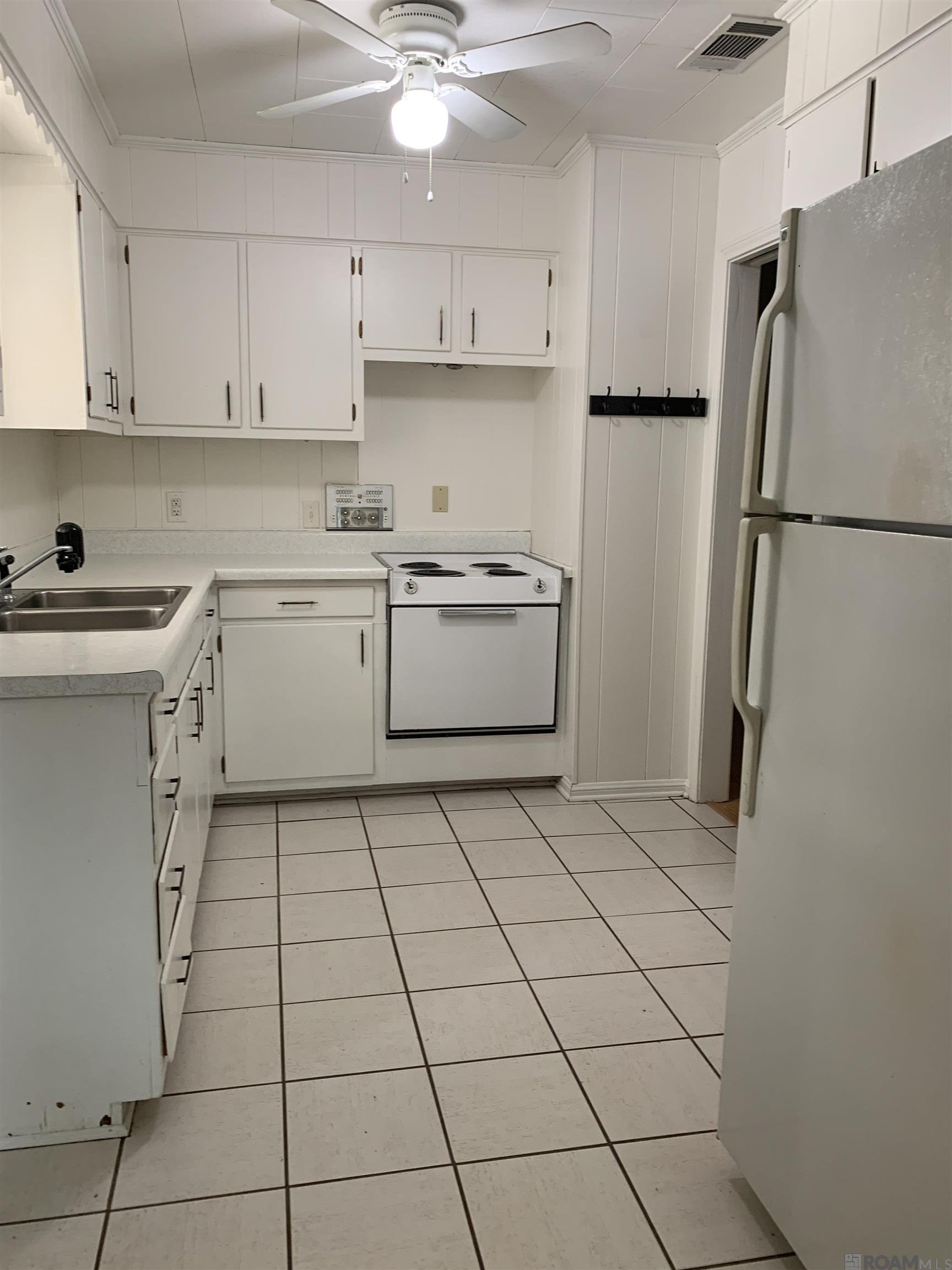 1406 St Rose