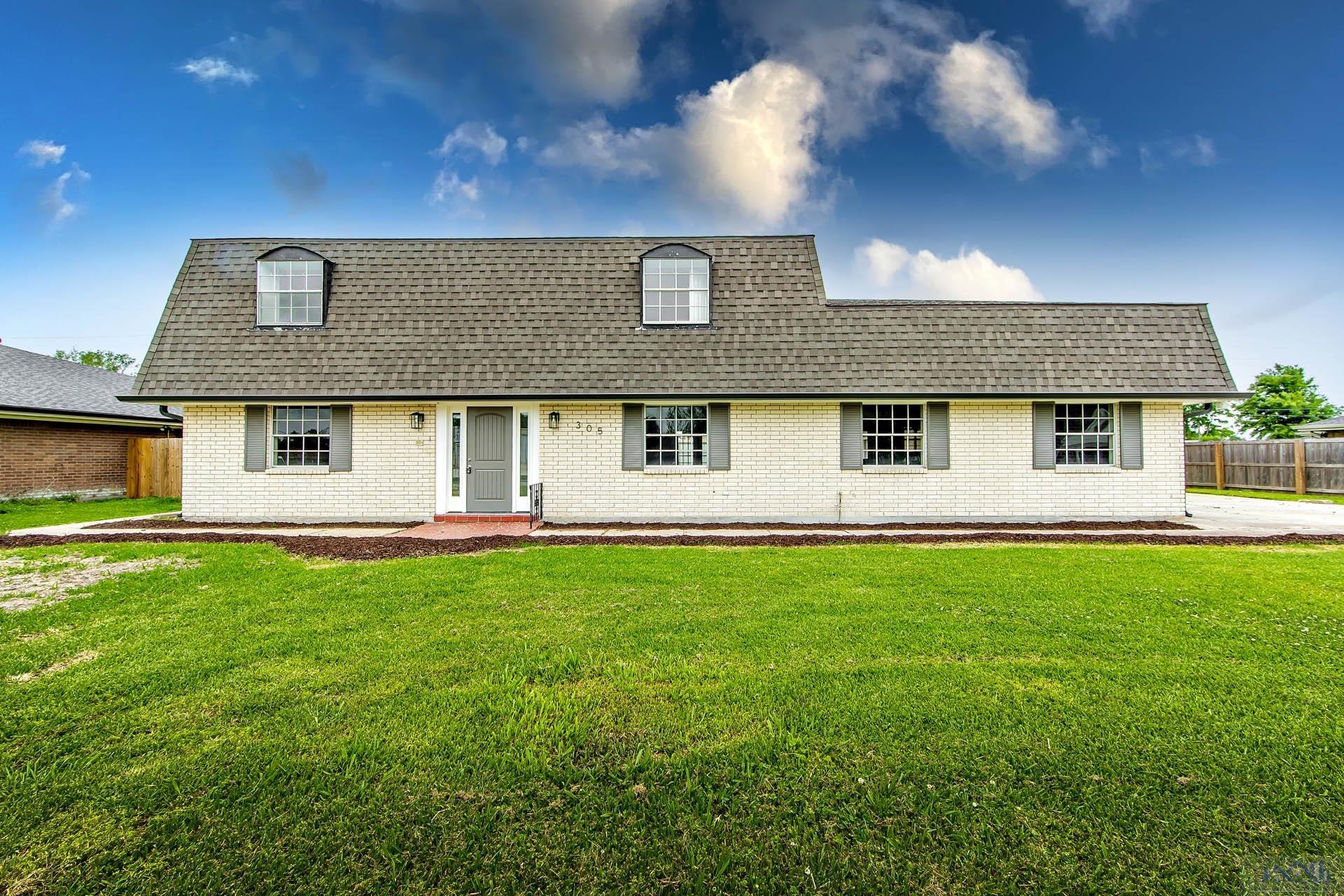 305 Estate Dr, Houma, Louisiana image 1