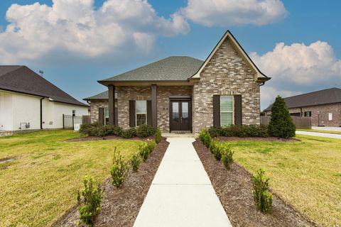 Homes For Sale - 389 Tulip Dr<br/> Houma, LA 70360