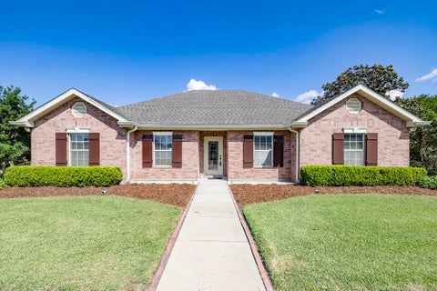Homes For Sale - 108 Lindsey Dr<br/> Houma, LA 70360