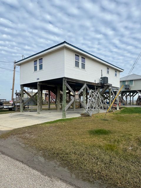 Homes For Sale - 126 East Central Avenue<br/> Grand Isle, LA 70358