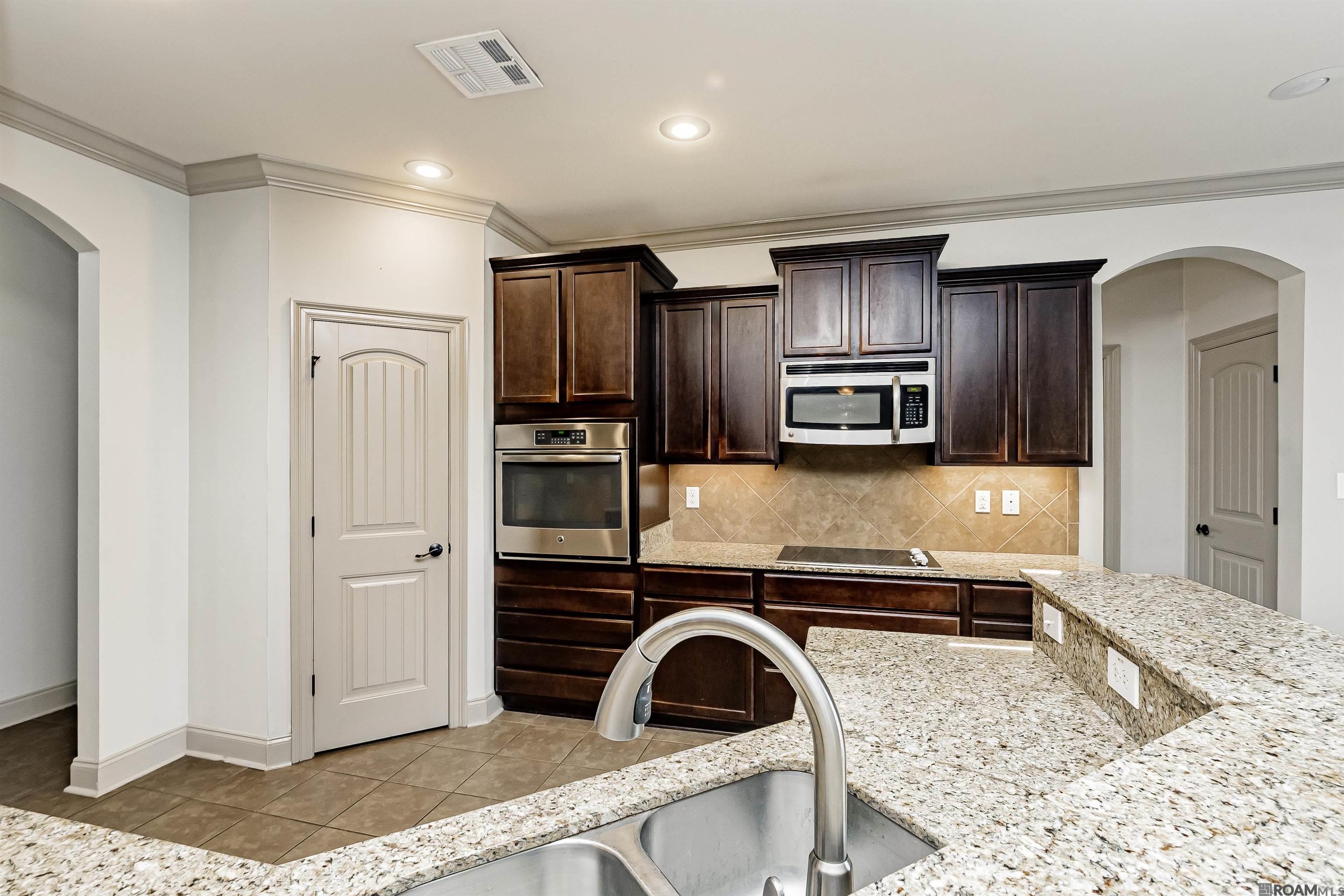10561 Creek Haven Ln, Denham Springs, Louisiana image 13