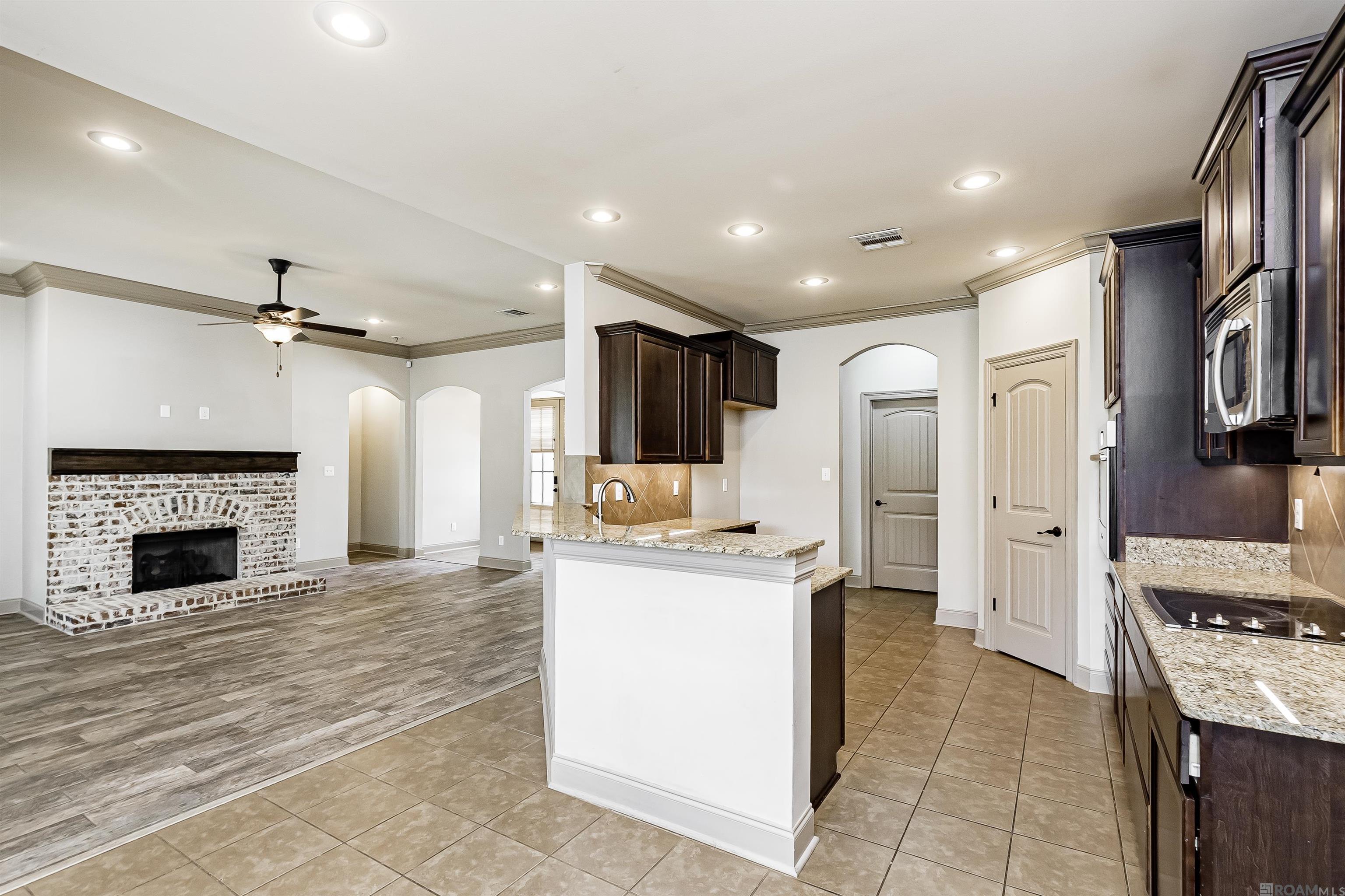10561 Creek Haven Ln, Denham Springs, Louisiana image 9