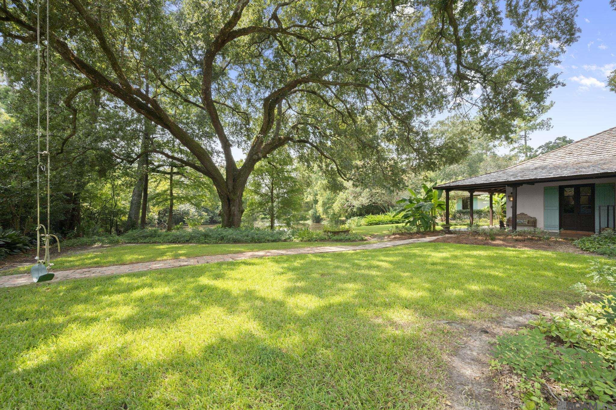 Baton Rouge, Louisiana, 70808, United States, 4 Bedrooms Bedrooms, ,5 BathroomsBathrooms,Residential,Active,1945865