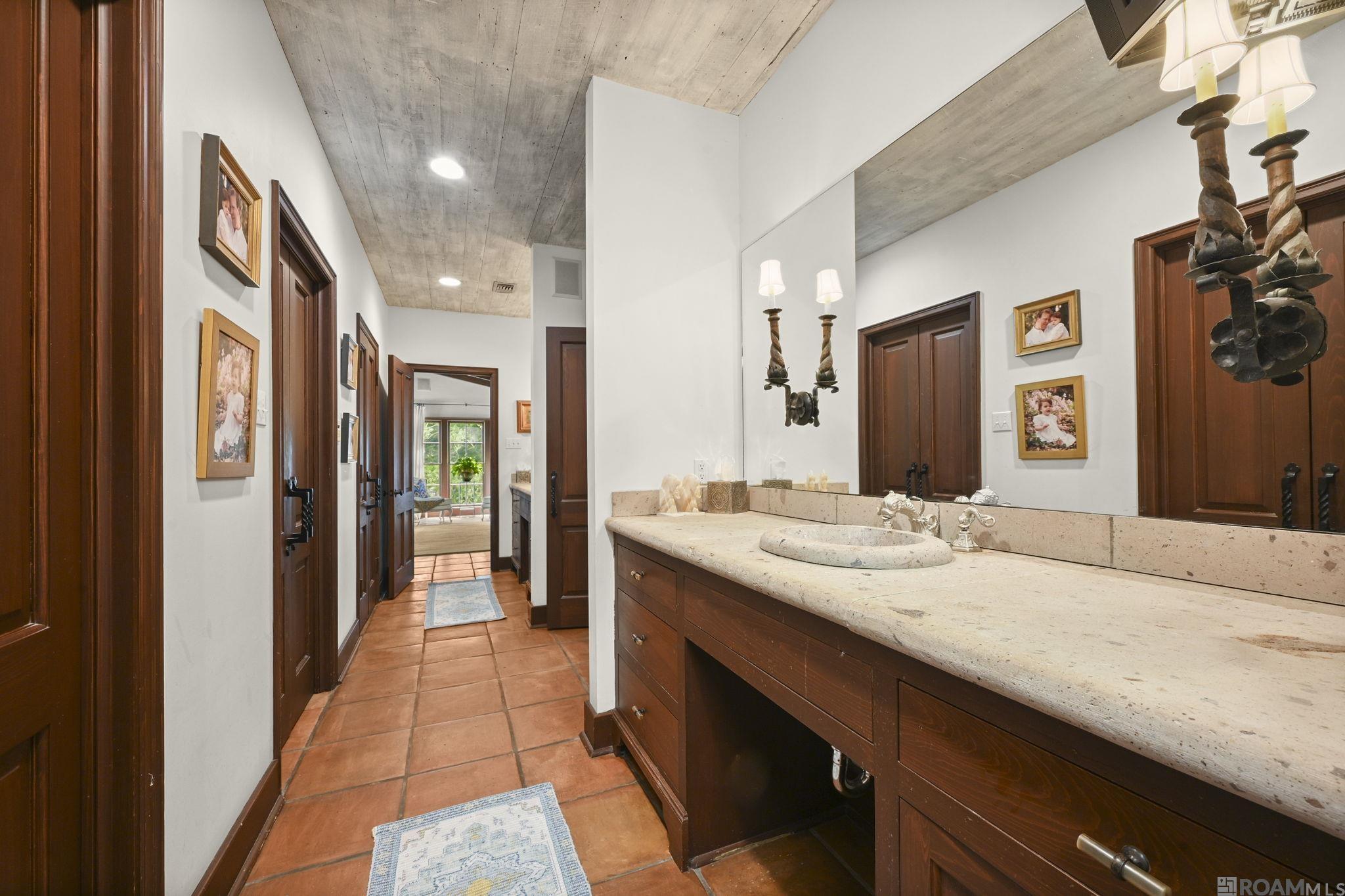 Baton Rouge, Louisiana, 70808, United States, 4 Bedrooms Bedrooms, ,5 BathroomsBathrooms,Residential,Active,1945865