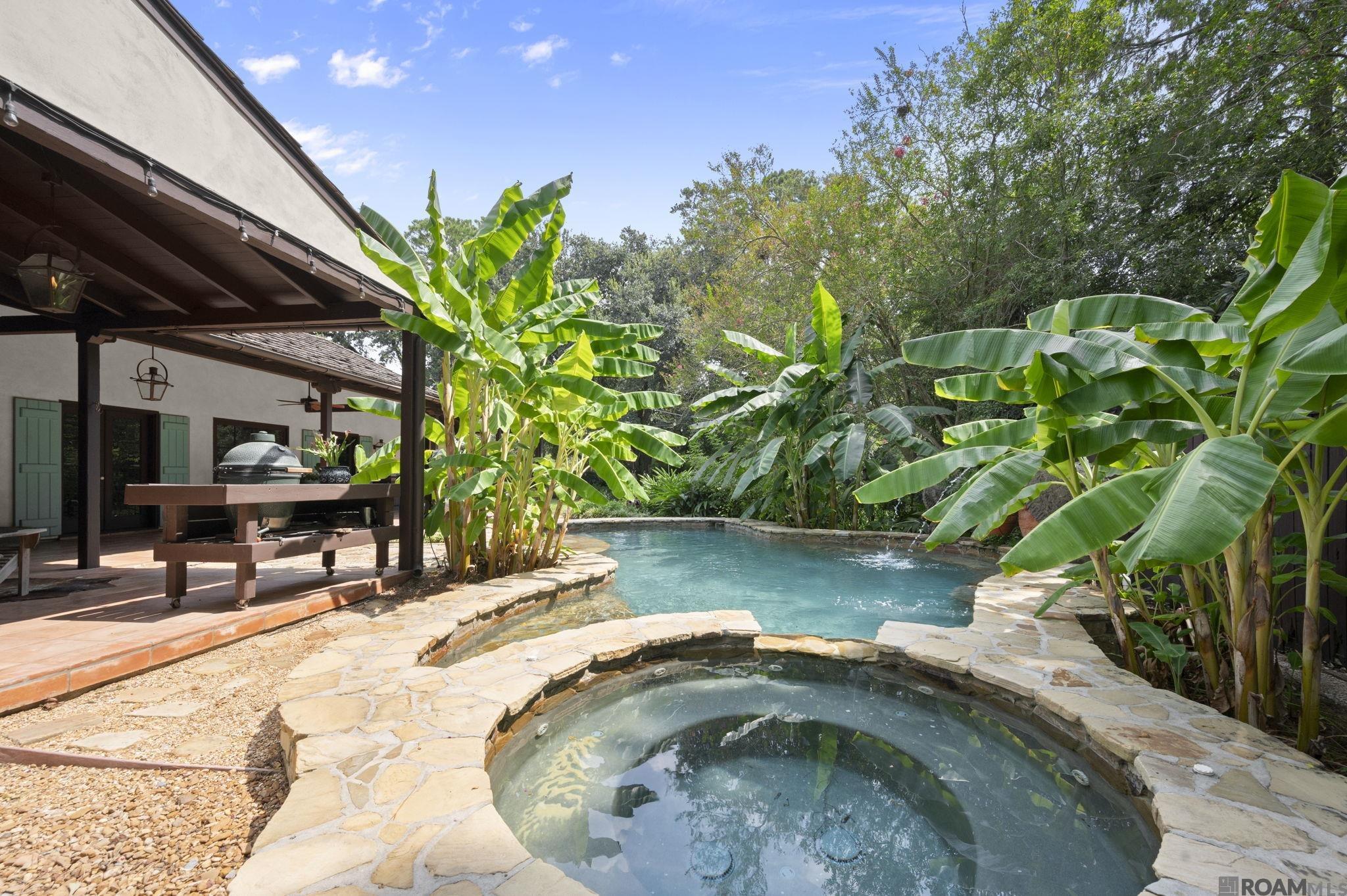Baton Rouge, Louisiana, 70808, United States, 4 Bedrooms Bedrooms, ,5 BathroomsBathrooms,Residential,Active,1945865