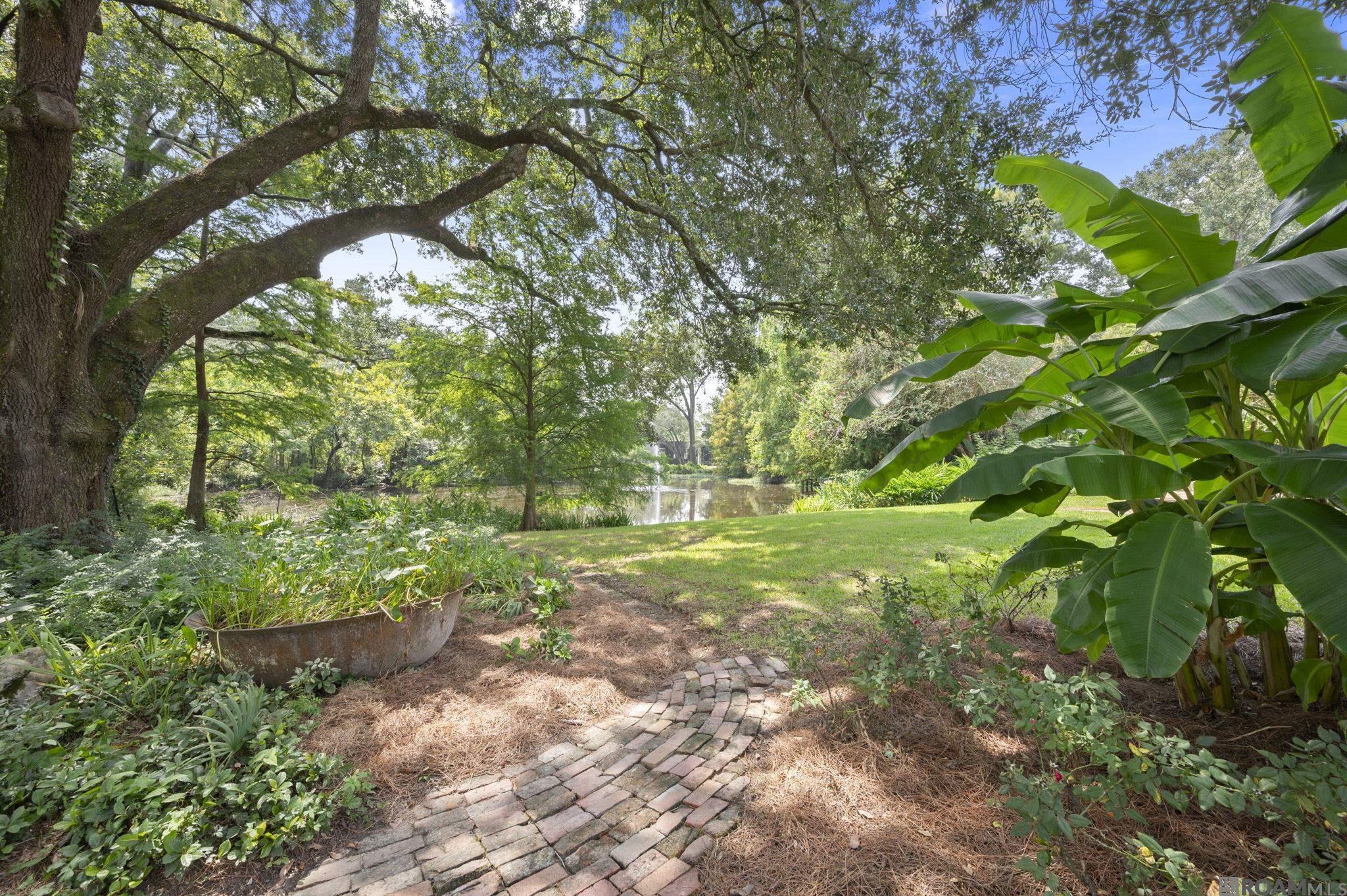 Baton Rouge, Louisiana, 70808, United States, 4 Bedrooms Bedrooms, ,5 BathroomsBathrooms,Residential,Active,1945865