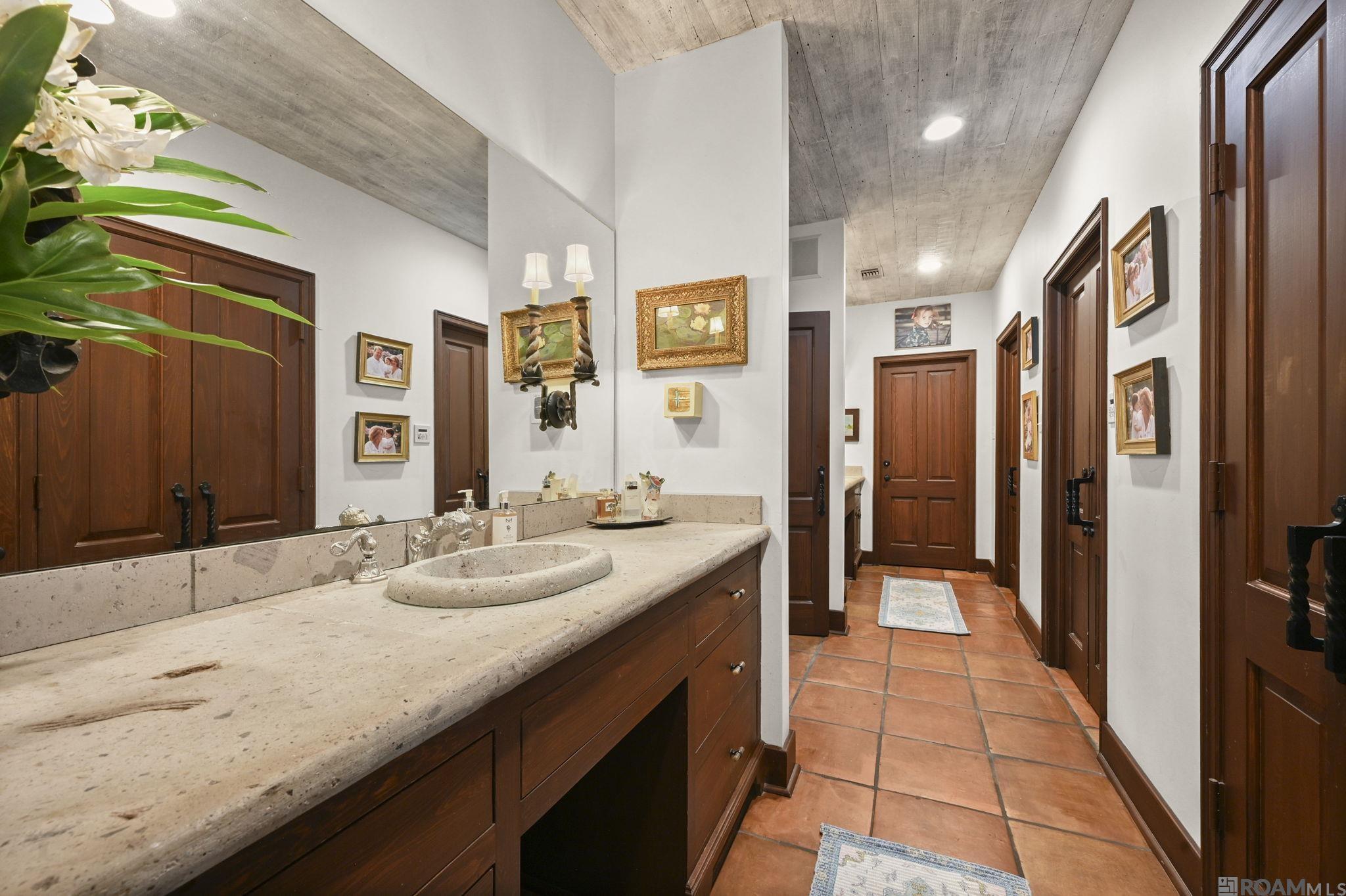 Baton Rouge, Louisiana, 70808, United States, 4 Bedrooms Bedrooms, ,5 BathroomsBathrooms,Residential,Active,1945865