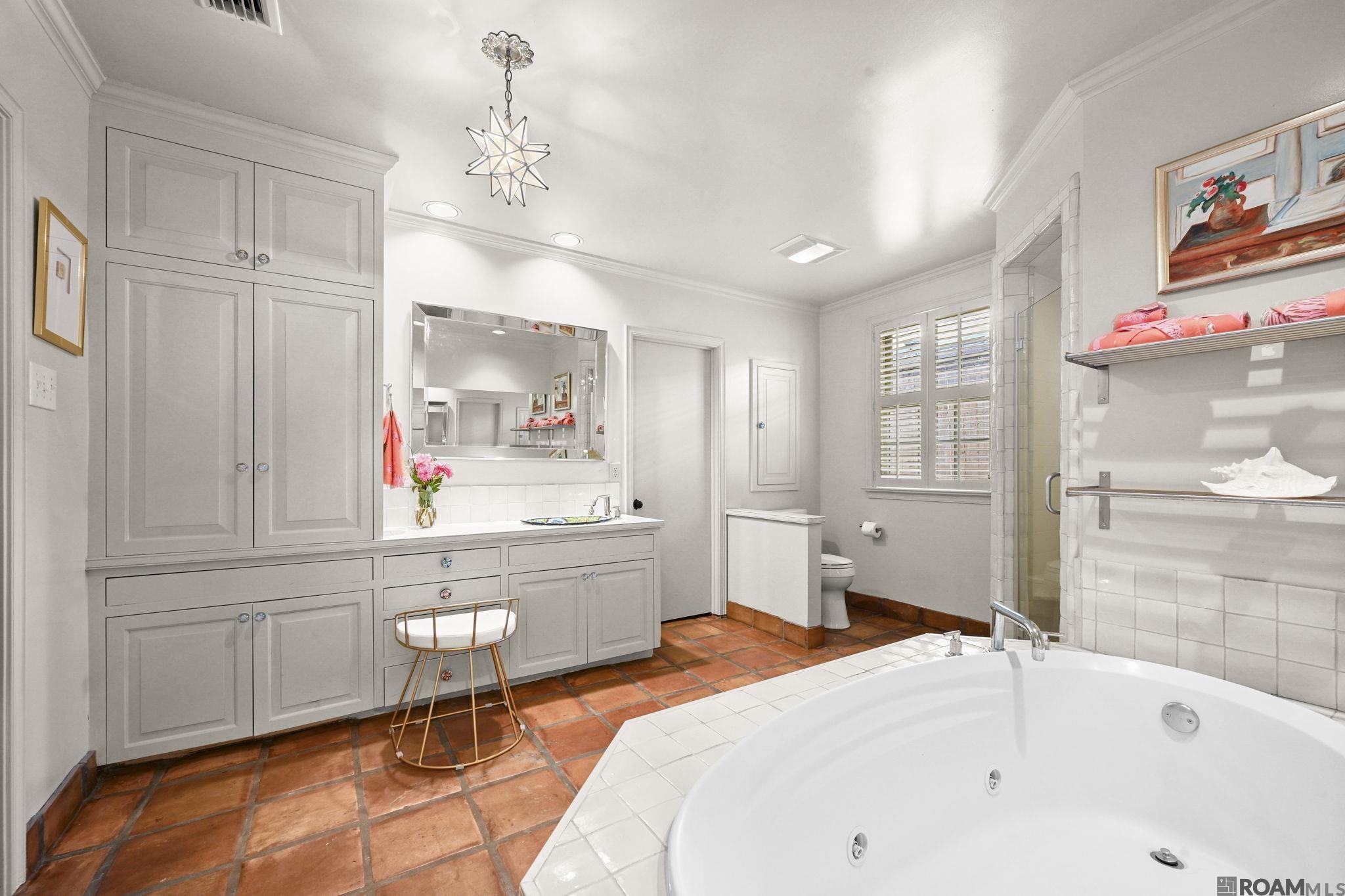 Baton Rouge, Louisiana, 70808, United States, 4 Bedrooms Bedrooms, ,5 BathroomsBathrooms,Residential,Active,1945865