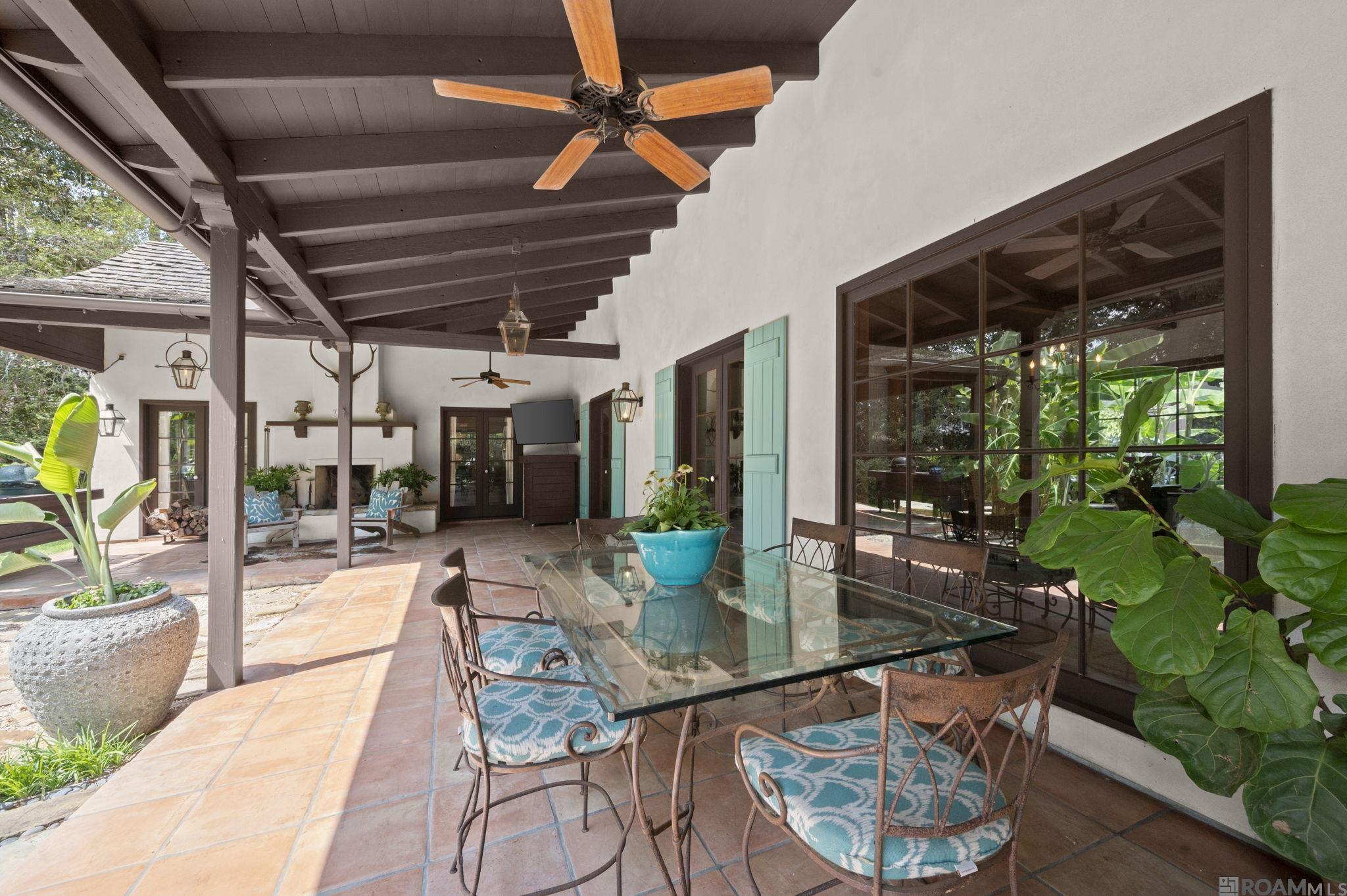 Baton Rouge, Louisiana, 70808, United States, 4 Bedrooms Bedrooms, ,5 BathroomsBathrooms,Residential,Active,1945865