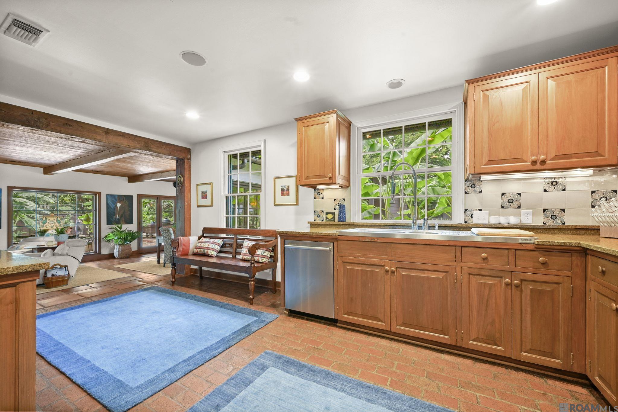 Baton Rouge, Louisiana, 70808, United States, 4 Bedrooms Bedrooms, ,5 BathroomsBathrooms,Residential,Active,1945865