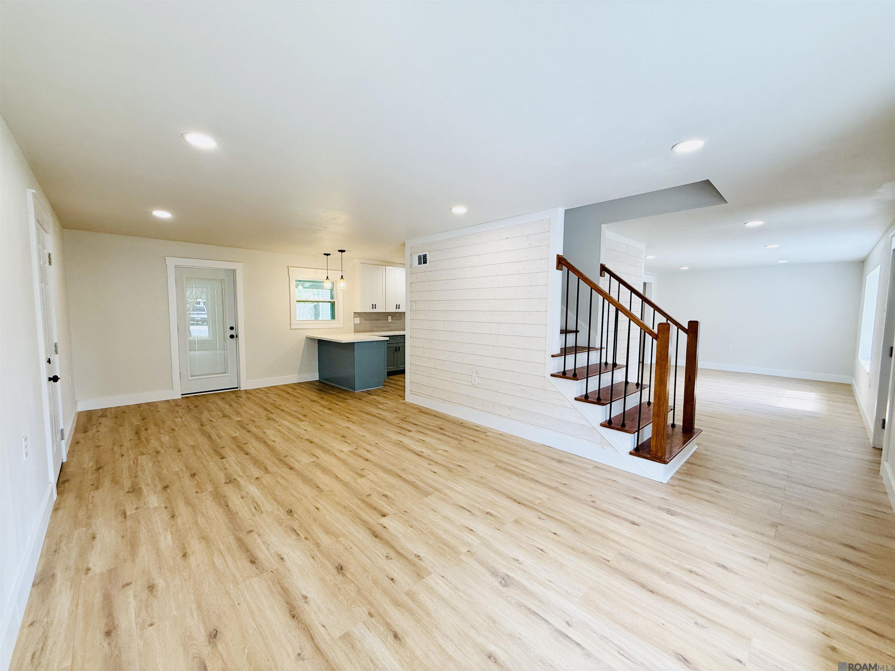 379 Wilton Dr