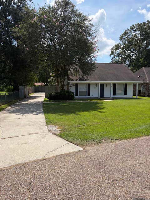 Homes For Rent - 17226 Northlake Drive<br/> Prairieville, LA 70769