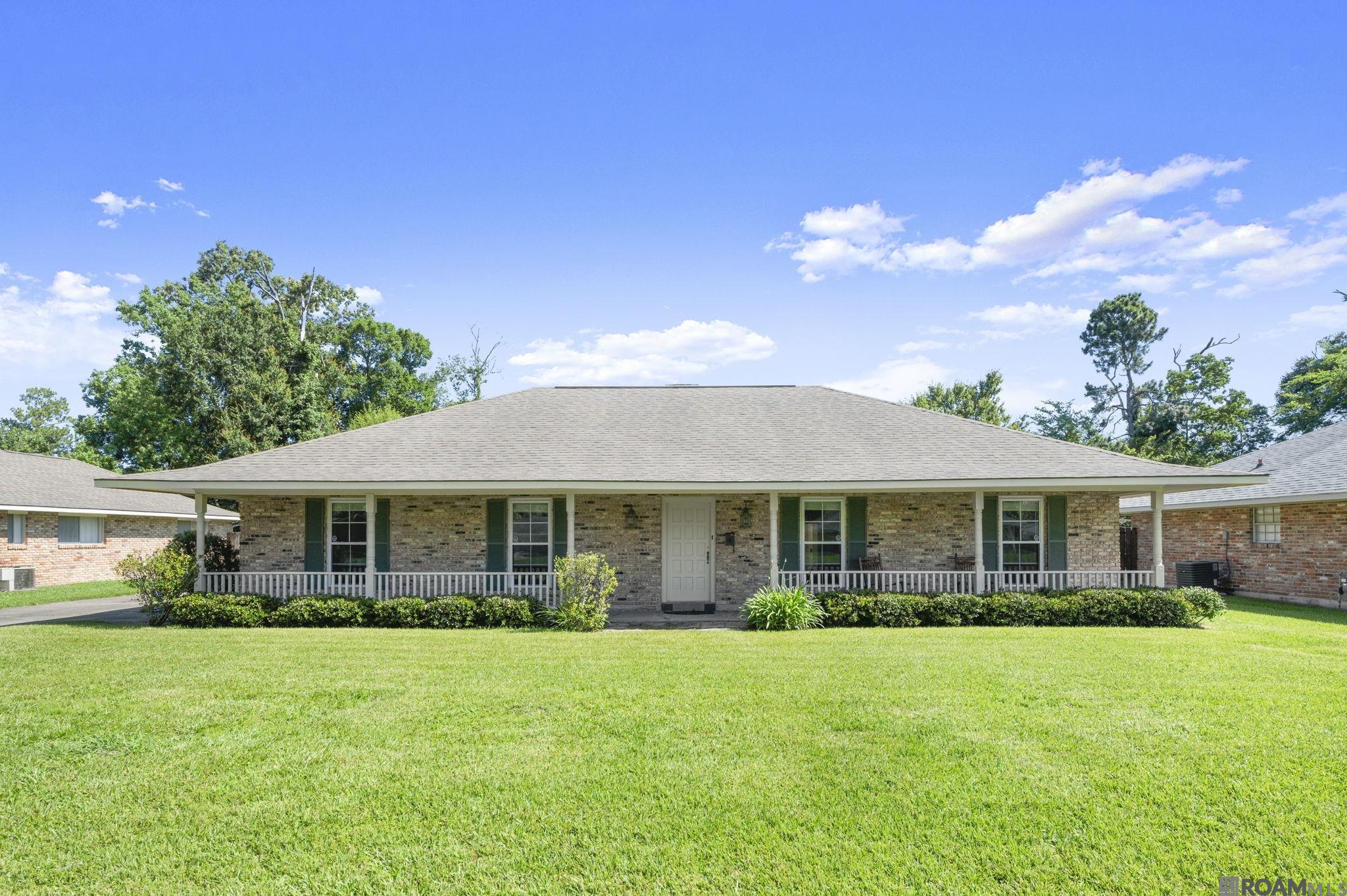 Photo 1 of 20 — 12289 Sherbrook, Baton Rouge, LA 70815