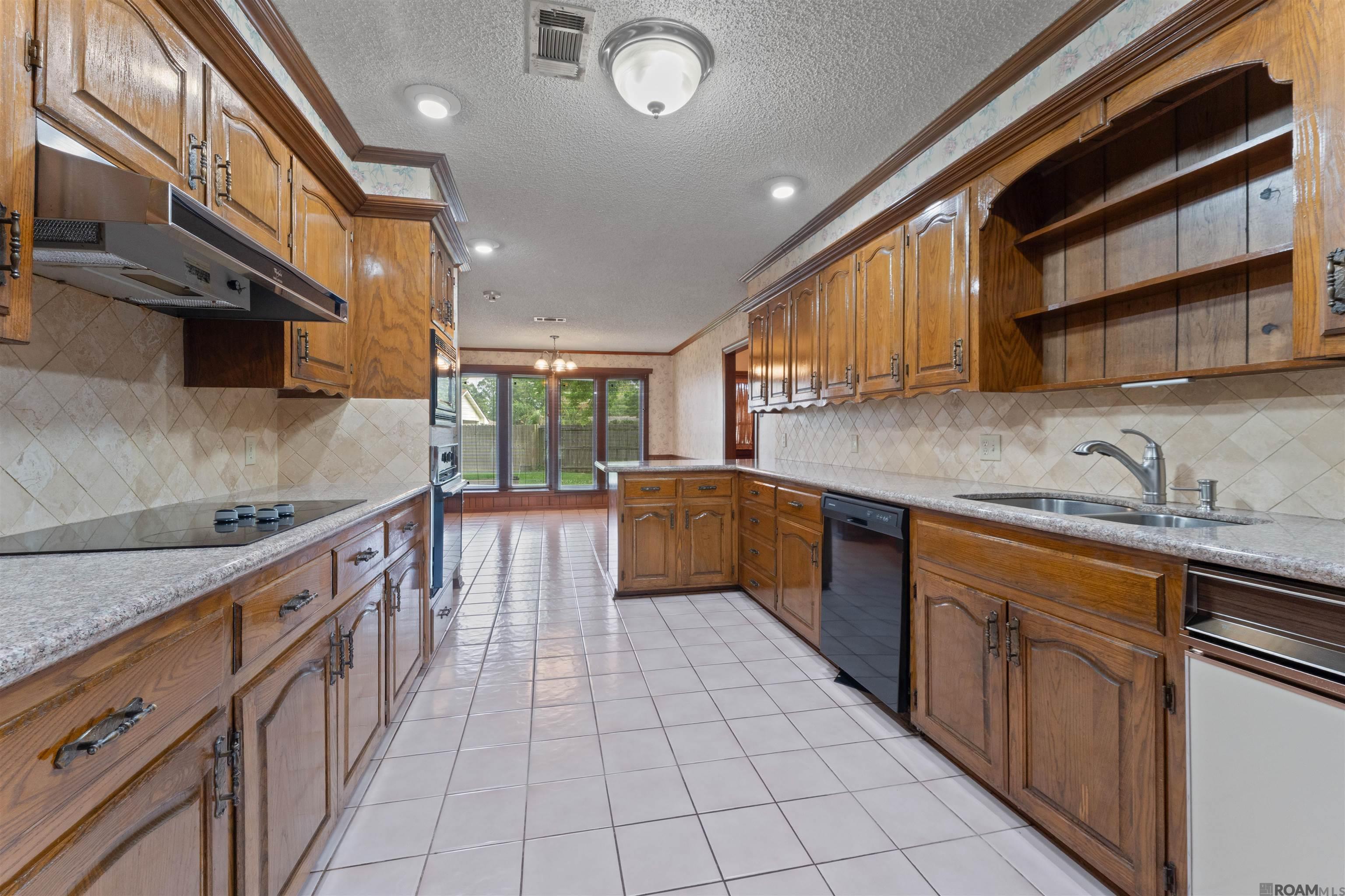 12015 Lake Lery Ave, Baton Rouge, Louisiana image 10