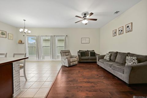 Homes For Sale - 42510 Pebblestone Ave<br/> Ascension County, Prairieville, LA 70769