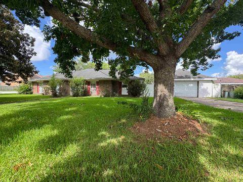 Homes For Sale - 305 Snead Street<br/> Saint Mary County, Berwick, LA 70342