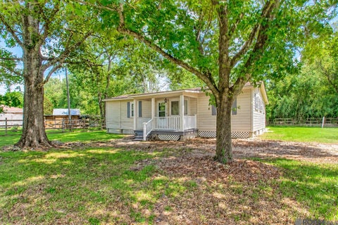 Homes For Sale - 33872 Courtney Ln<br/> Denham Springs, LA 70706