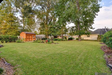 Homes For Sale - 1034 Highland Park Dr<br/> Baton Rouge, LA 70808