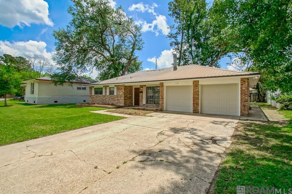 1129 E Grace St, Gonzales, Louisiana image 2