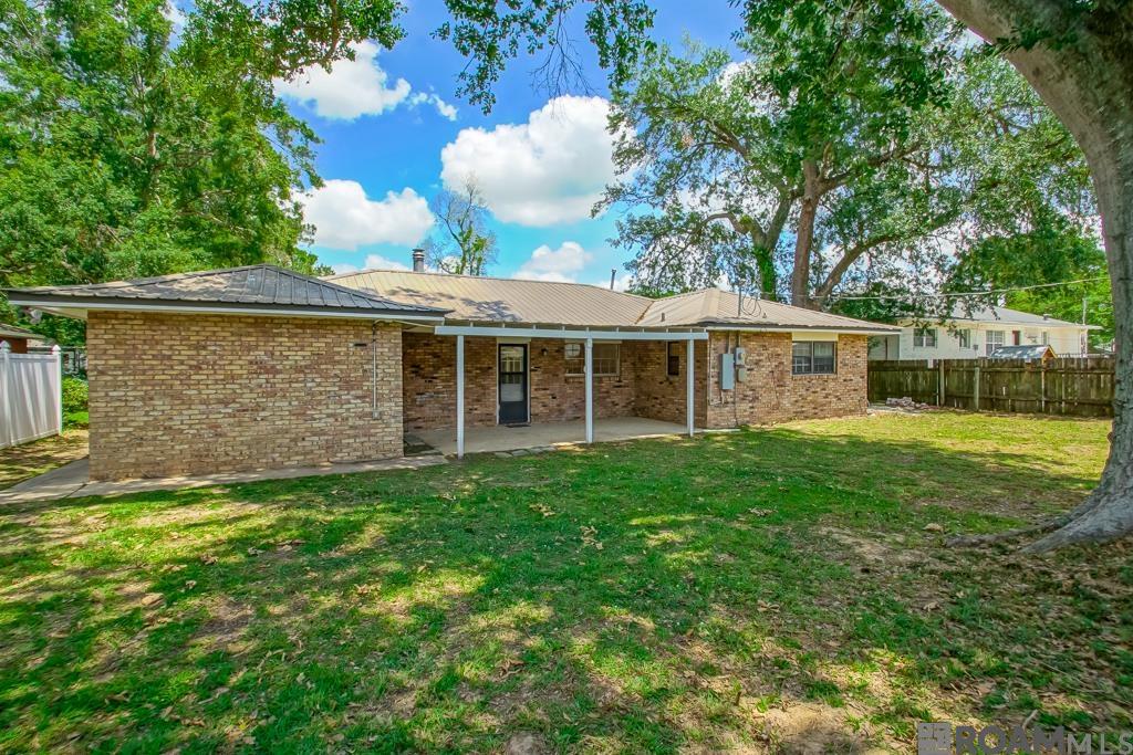 1129 E Grace St, Gonzales, Louisiana image 26
