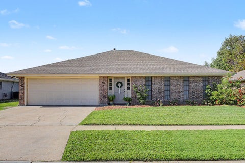 Homes For Sale - 413 Nederland Drive<br/> Houma, LA 70360