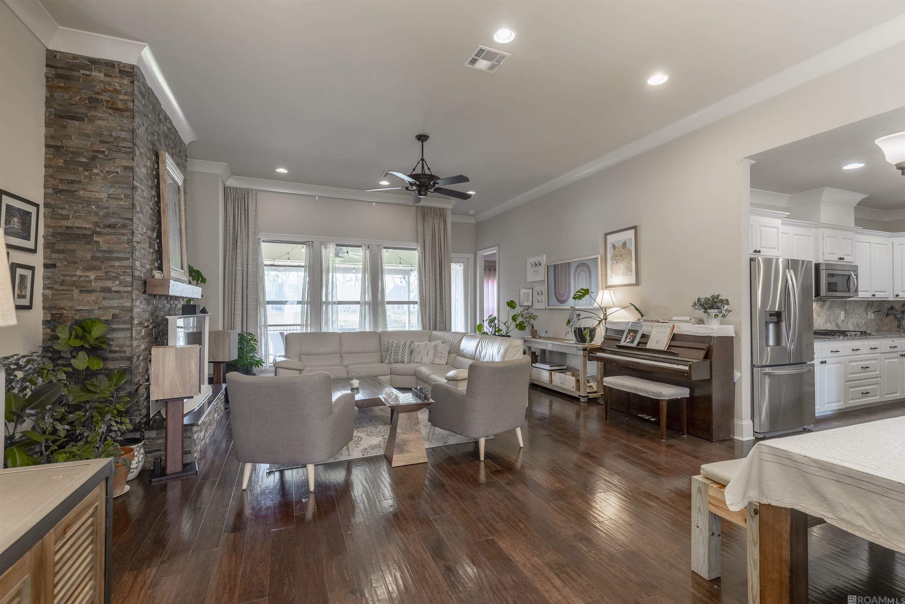 8324 Valencia Ct, Baton Rouge, Louisiana image 2