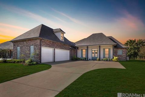 Homes For Sale - 6291 Royal Lakes Estates Avenue<br/> Ascension County, Gonzales, LA 70737