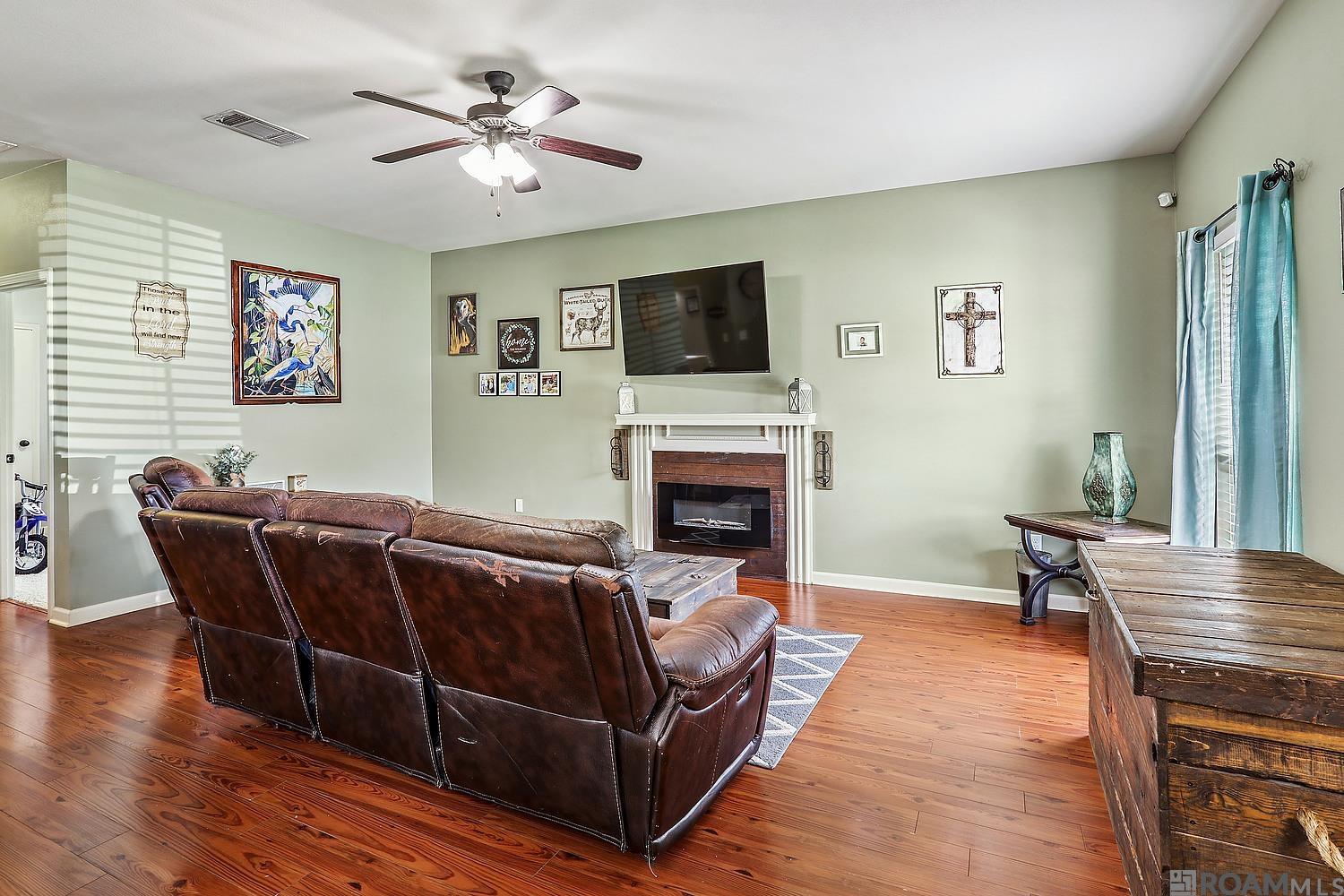 10815 Field Pointe Dr, Denham Springs, Louisiana image 5