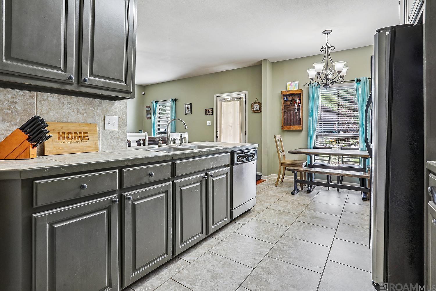 10815 Field Pointe Dr, Denham Springs, Louisiana image 3