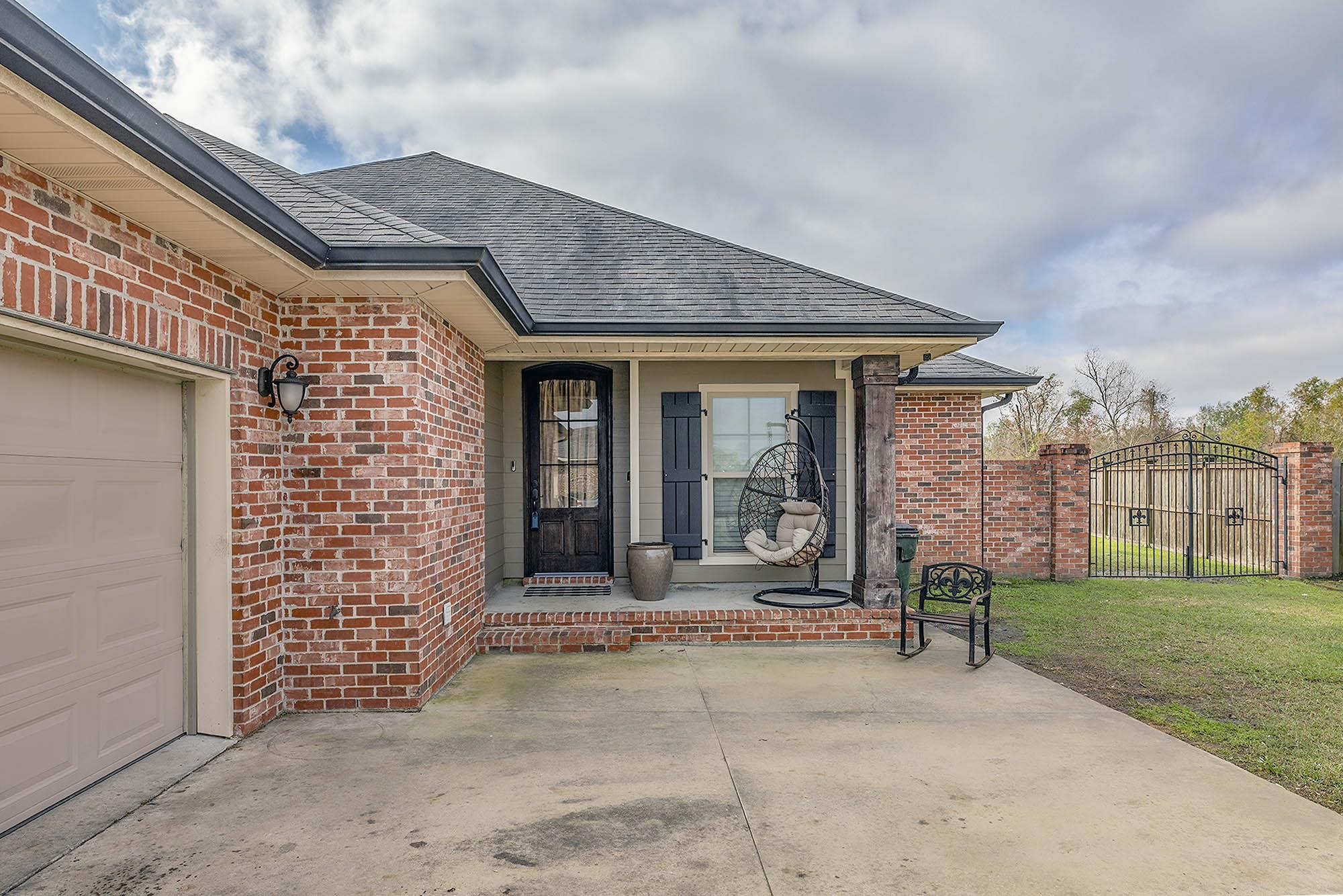 306 Mandalay West Drive, Houma, Louisiana image 3