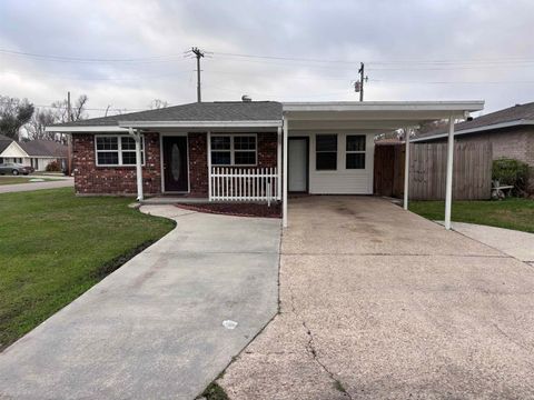 Homes For Sale - 328 Saint Francis St<br/> Houma, LA 70364