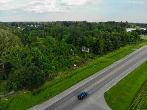 Vacant Land For Sale - 35056 La Hwy 16<br/> Denham Springs, LA 70706