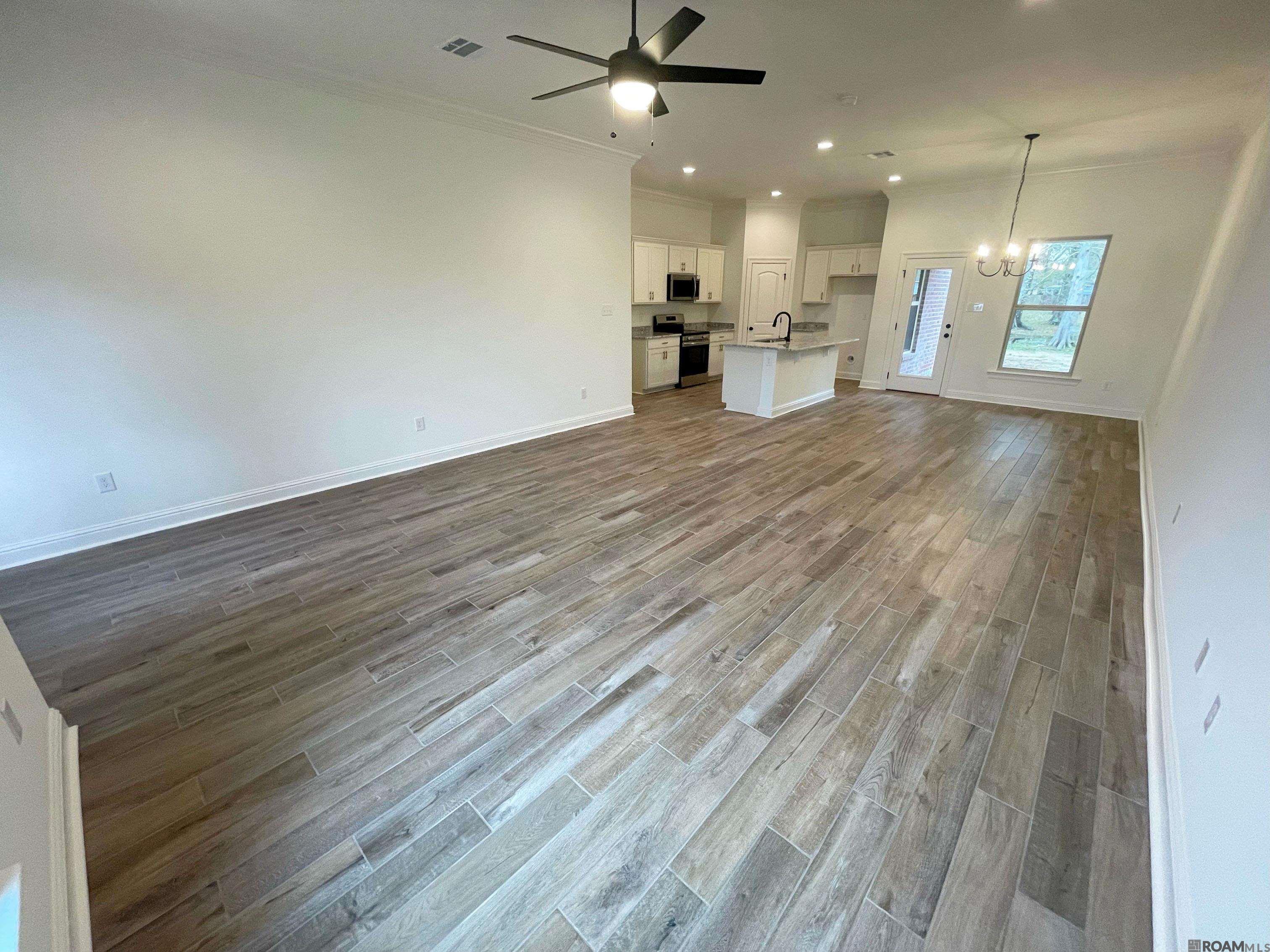 25717 Tarver Dr, Denham Springs, Louisiana image 2