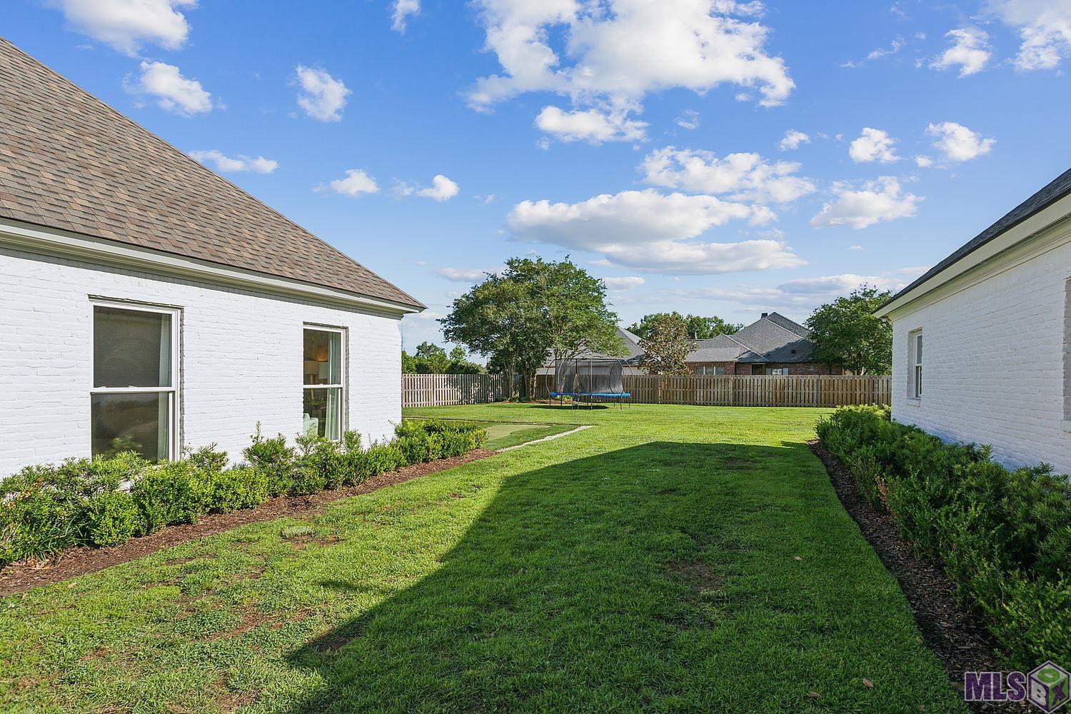 Baton Rouge, Louisiana 70810, United States, 4 Bedrooms Bedrooms, ,4 BathroomsBathrooms,Residential,Contingent,57400