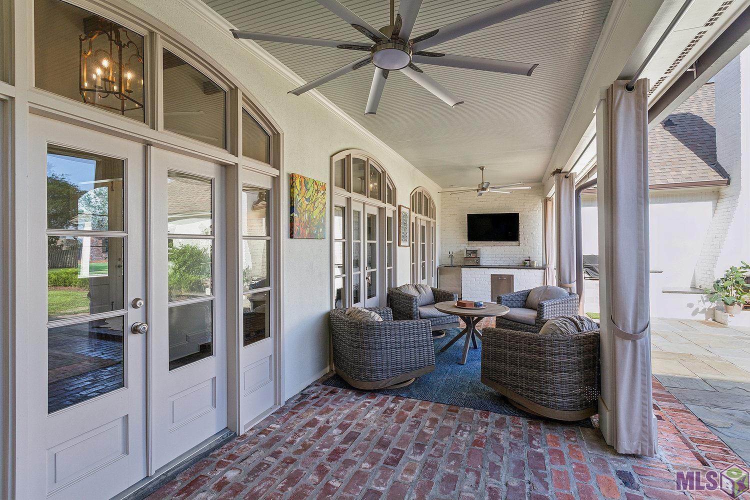 Baton Rouge, Louisiana 70810, United States, 4 Bedrooms Bedrooms, ,4 BathroomsBathrooms,Residential,Contingent,57400