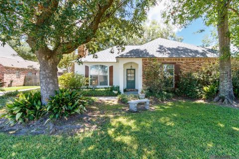 Homes For Sale - 11918 Spring Meadow Dr<br/> Baton Rouge, LA 70818