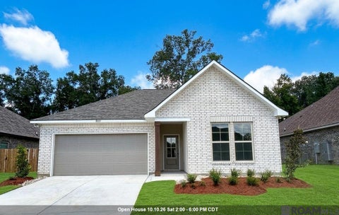Homes For Sale - 18823 Corlis Green Dr<br/> Zachary, LA 70791