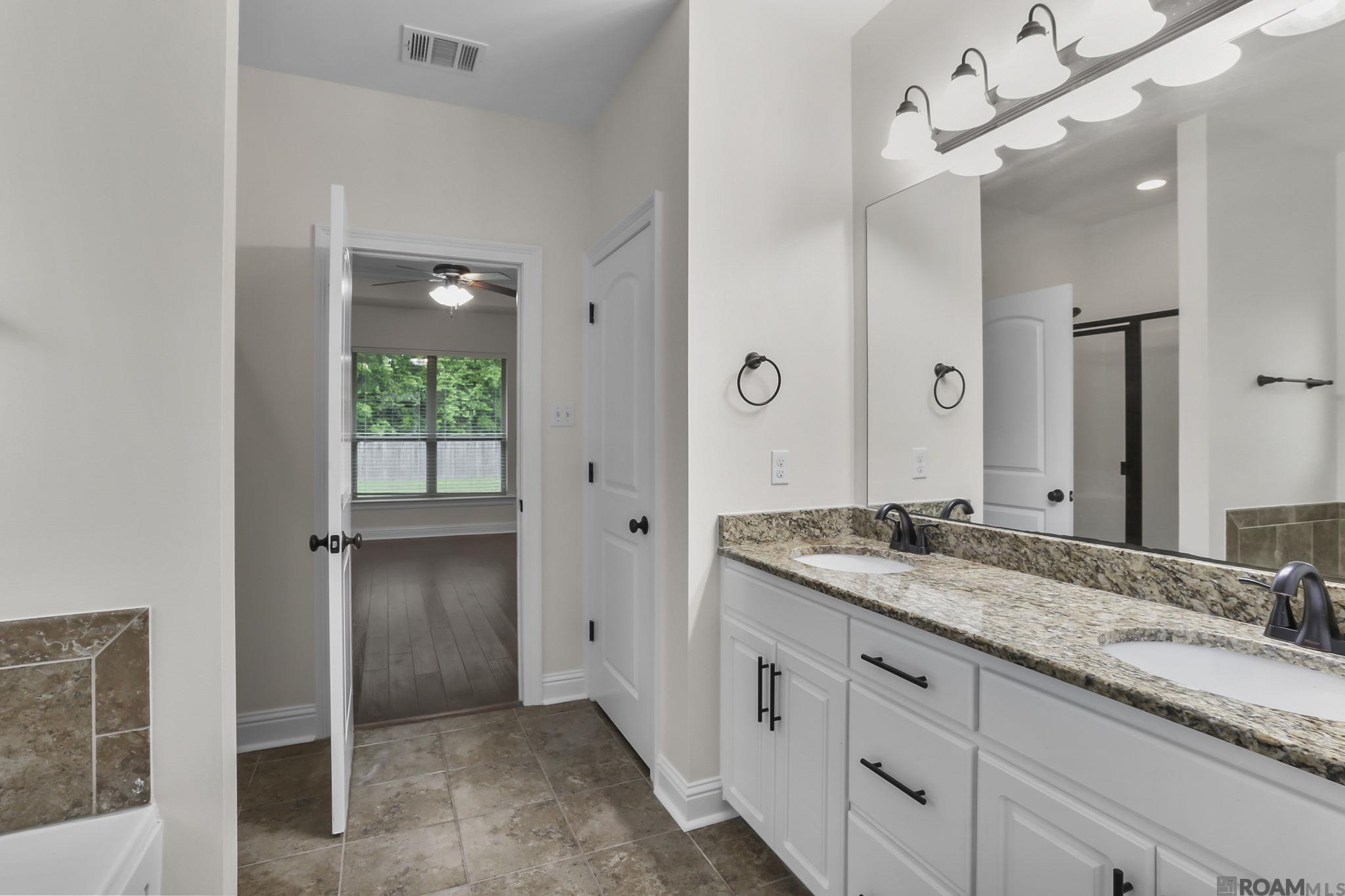 4947 Harbor Ln, Greenwell Springs, Louisiana image 9