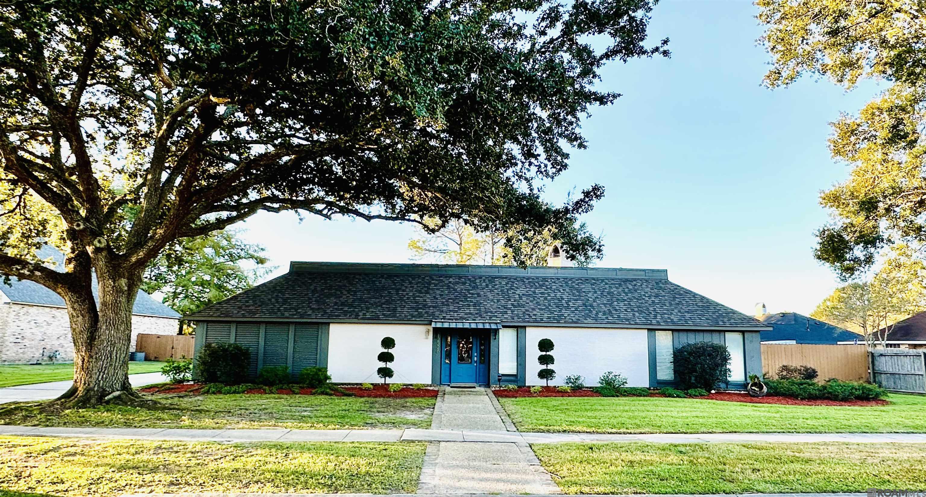 12326 S Lake Sherwood Ave, Baton Rouge, Louisiana image 1