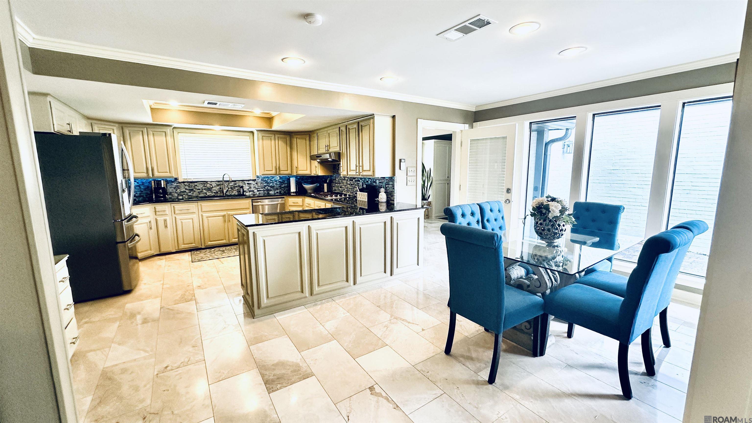 12326 S Lake Sherwood Ave, Baton Rouge, Louisiana image 6