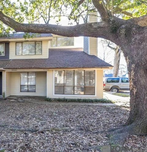 Townhouse For Sale - 1228 Sharlo Ave<br/> Baton Rouge, LA 70820